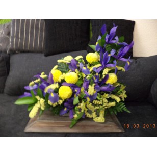 Sympathy Cemetery Flower Arrangement > Exclusive Plastic Tray >model 405
