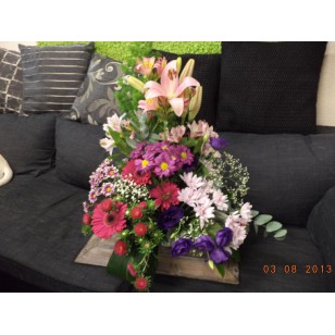 Sympathy Cemetery Flower Arrangement ( Exclusive Plastic Tray ) >model 408