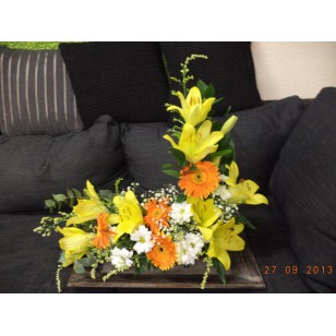Sympathy Cemetery Flower Arrangement ( Exclusive Plastic Tray ) >model 411